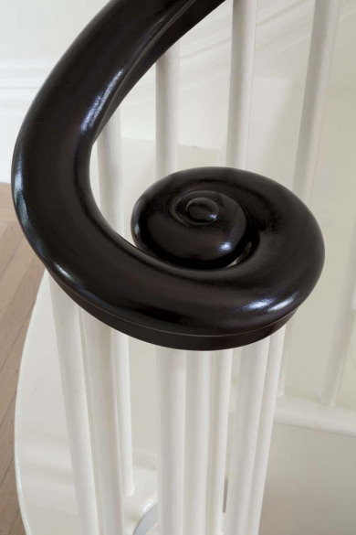 Newton Repaint Bannister Additional